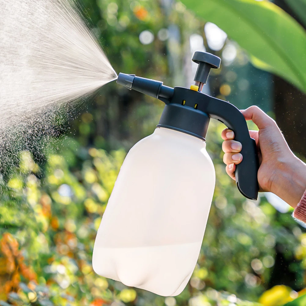 2L Manual Pump Bottle Hand  Water Sprayer Air Compression Garden Sprayer Sprinkler for Watering Flowers Plant