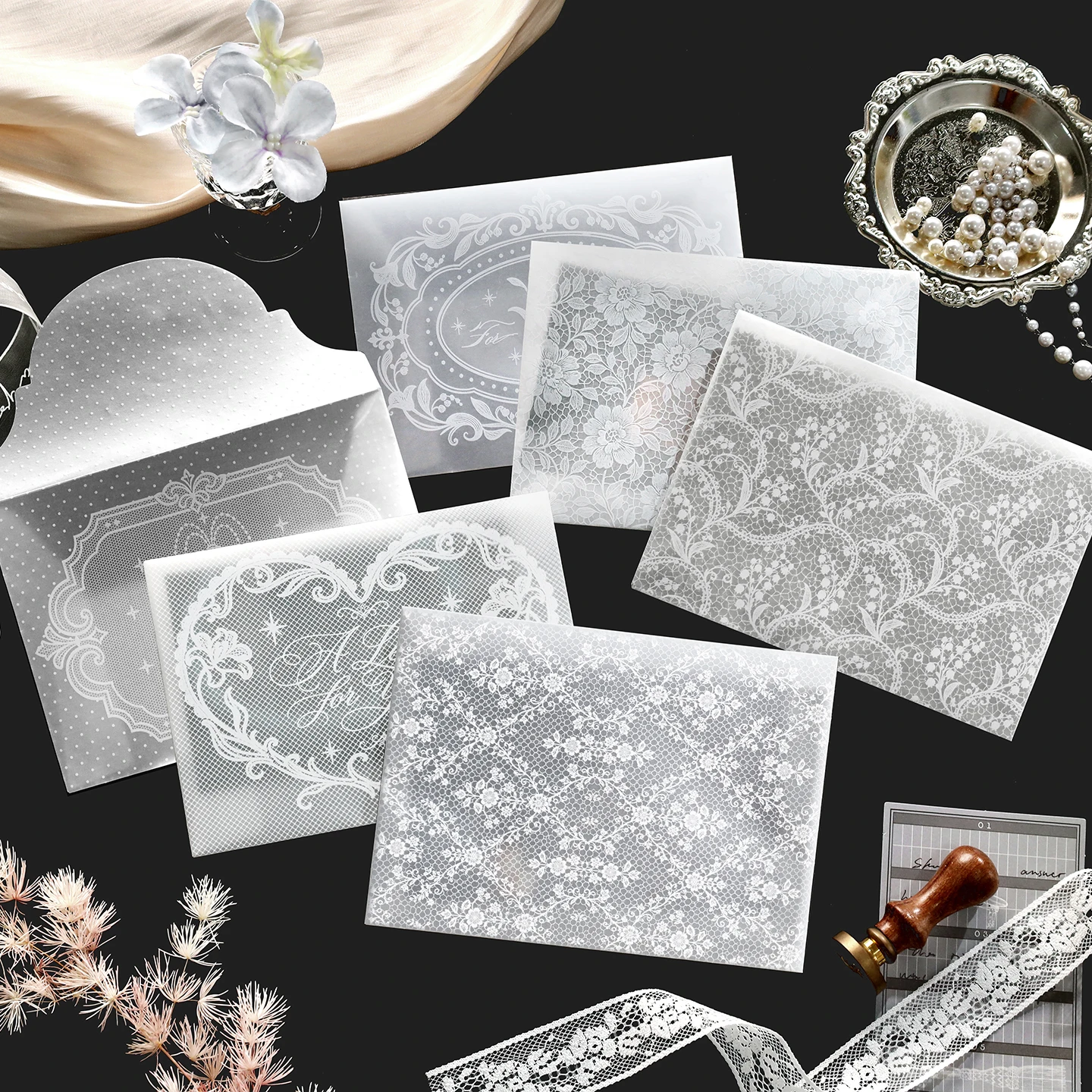 JIANQI 4pcs/set Vintage Lace Paper Envelope Creative Nostalgic Postcard Storage Bag Fire Paint Envelope Letter Supplies