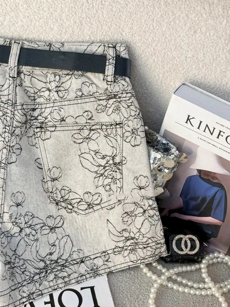 2025 가을 신상 하이웨이스트 데님 반바지 여성 스파이스 걸스 자수 꽃 A라인 청반바지