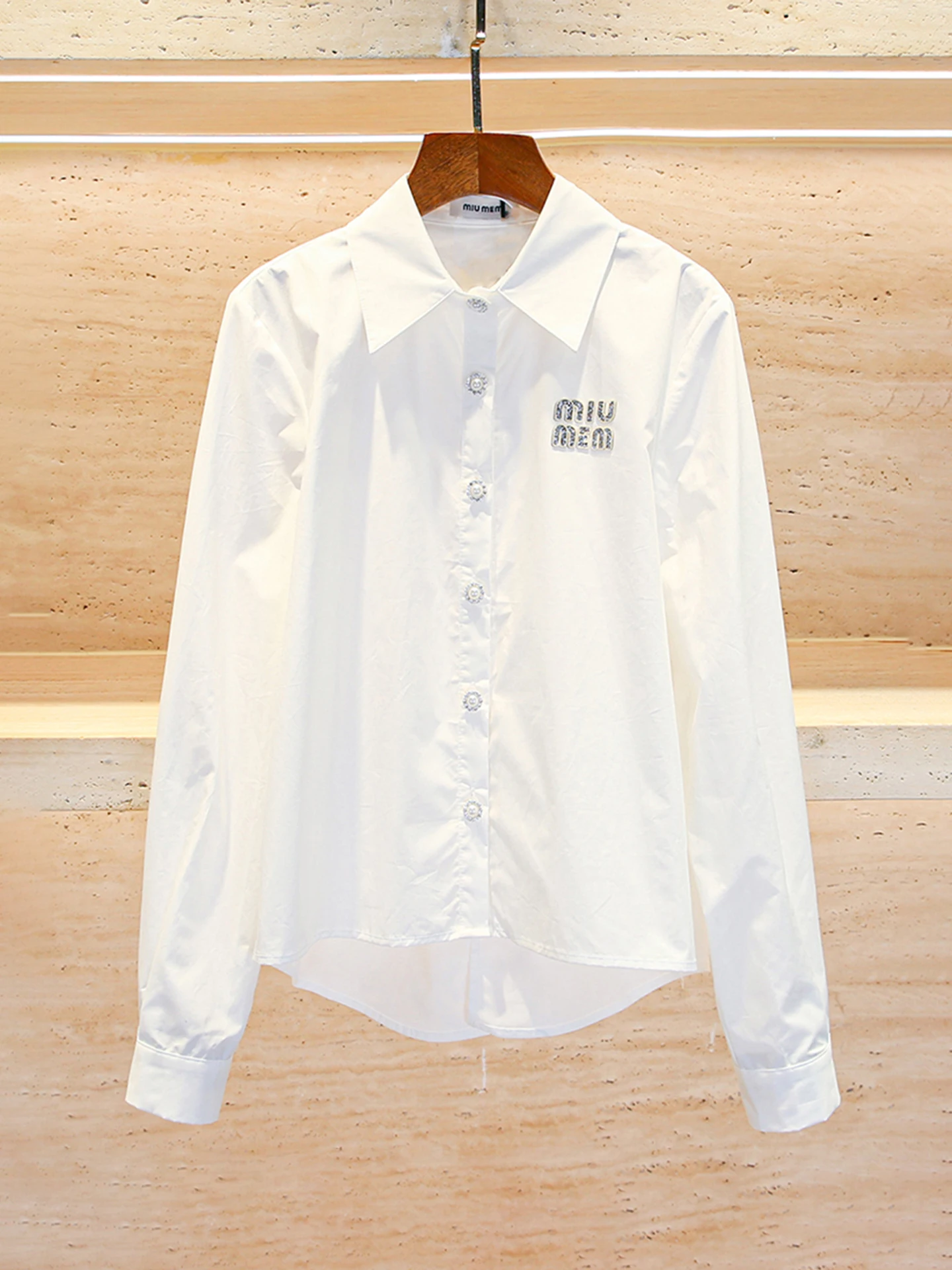 

Ele White Embroidered irt Casual Versatile Profional Women's Top South Oil High-End Faion Autumn Collection