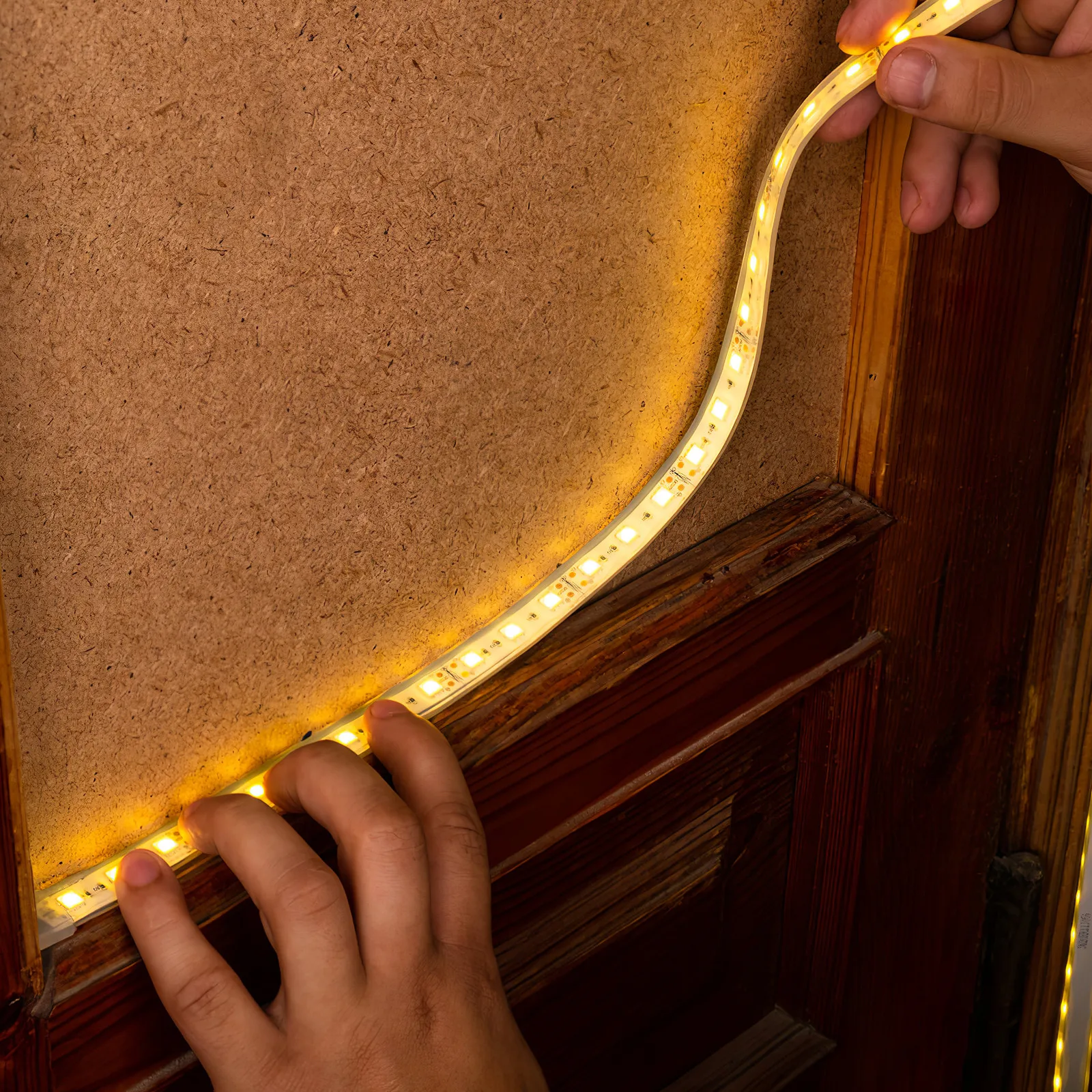 شريط إضاءة LED بمستشعر حركة ذكي مقاوم للماء يعمل بمنفذ USB مرن لخزانة المطبخ تحت إضاءة غرفة النوم في الخزانة