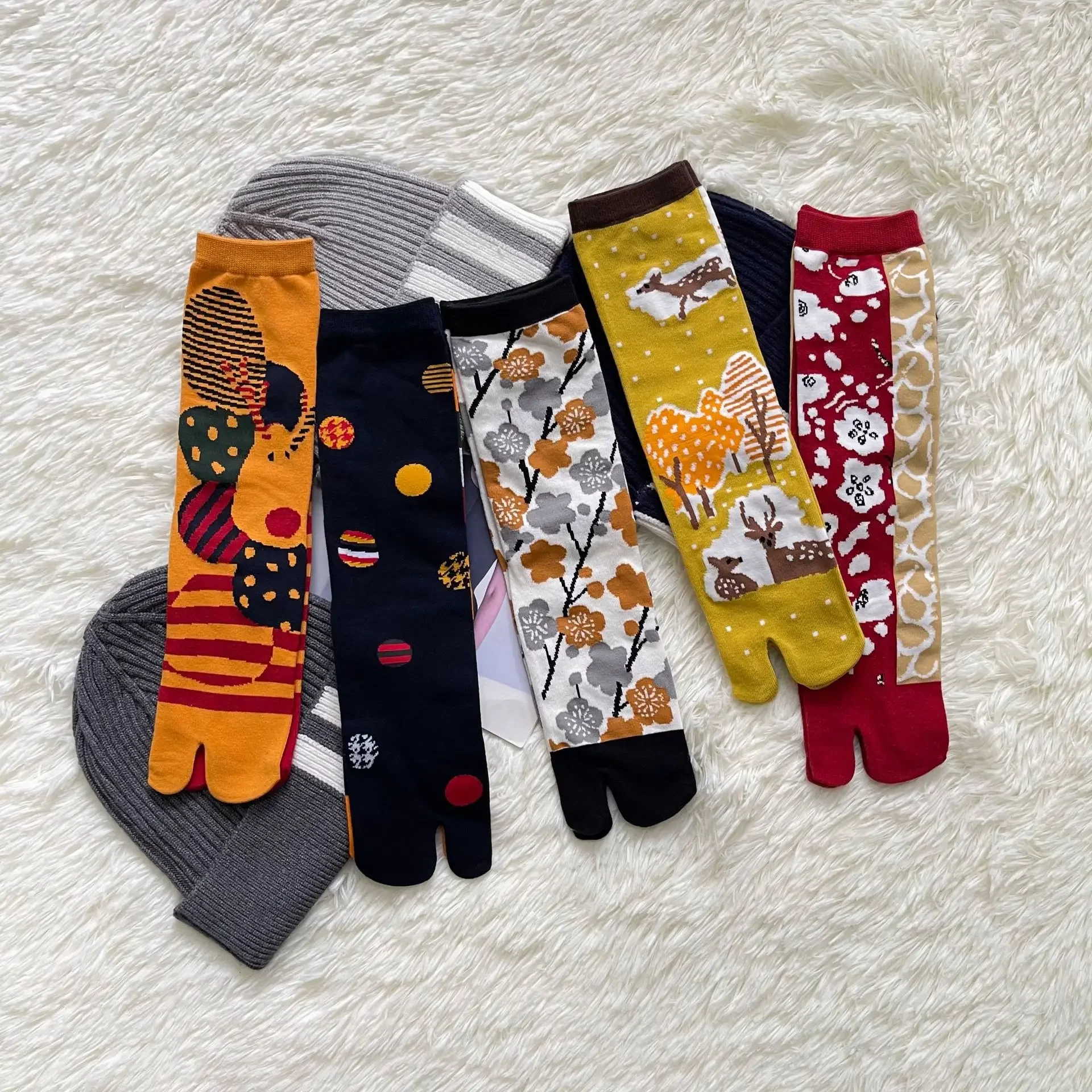 Christmas Socks Elk Sweets Merlin Deer Flower Cute Colorful Two Toe Socks Combed Cotton Cozy Breathable Tabi Socks Women