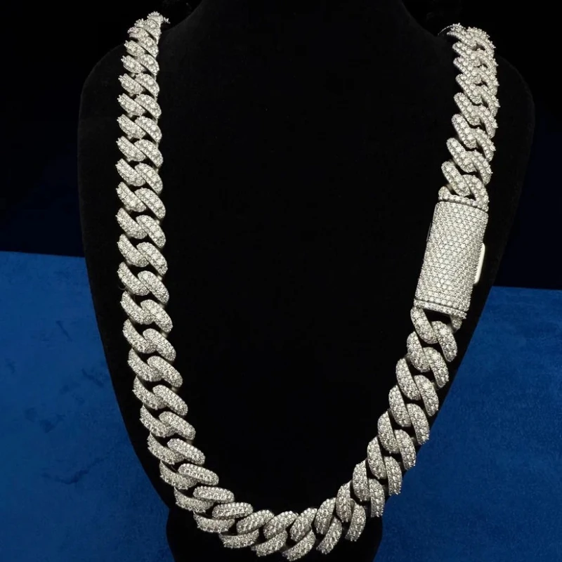 18Mm diamond buckle light luxury hip-hop Cuban neck chain Miami classic version, heart-to-heart niche trend holiday gift