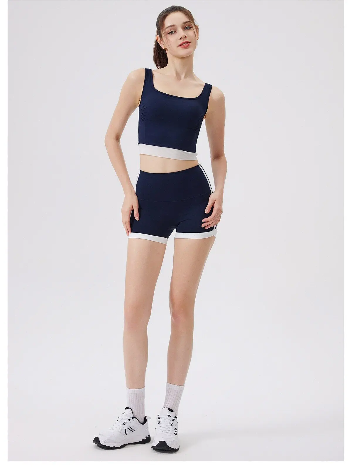 Kontrastfarbene Hochgeschnittene Pfirsichfarbene Hüftformende Hotpants Sportshorts für Damen zum Laufen, Fitness und Yoga – Detail 12
