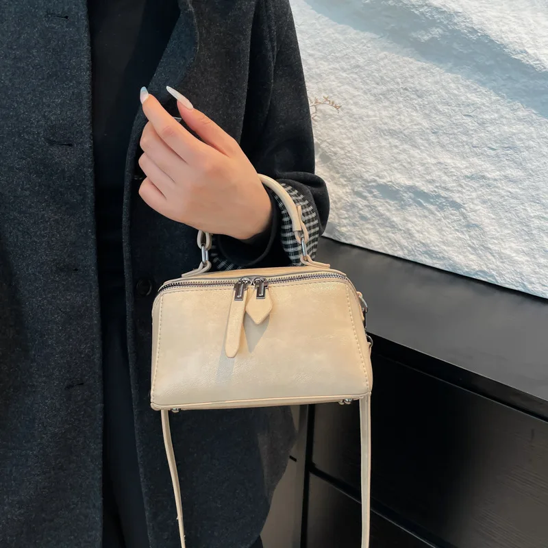 حقيبة كروس مبطنة أنيقة 2025 للنساء، حبال بمقبض علوي أنيق، حقيبة عصرية مع جيوب داخلية للاستخدام اليومي #2