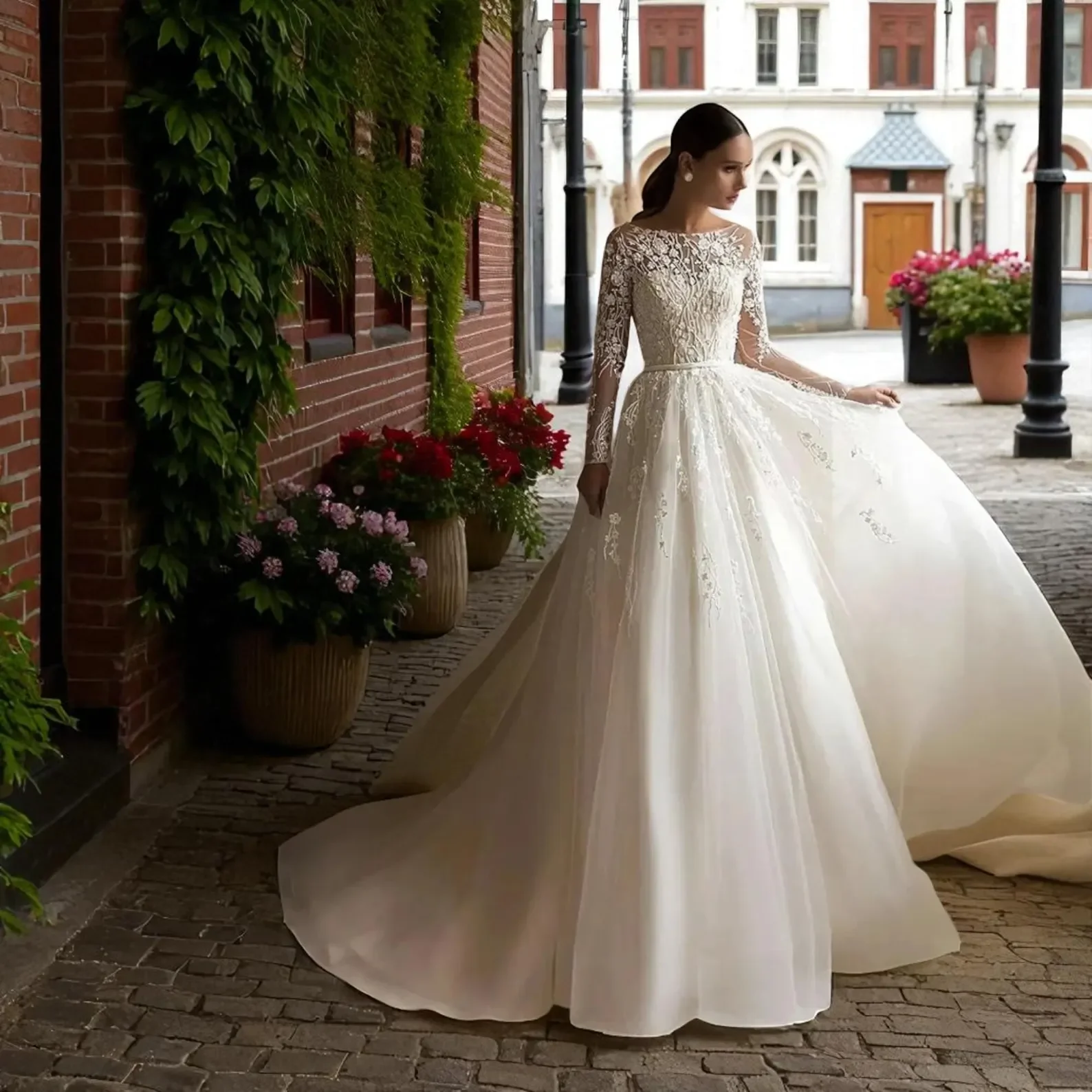 

Customized 2025 Women's Lace Decal Wedding Dress Elegant Long Sleeve Bridal Dress Back Button Design Puff Skirt