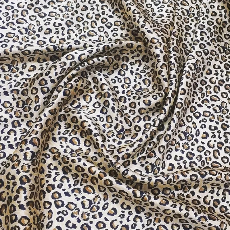 New 19 Momme Polka Dot Silk Crepe De Chine Fabric for Apparel 100% Mulberry Material Black White Polka Dot Pajama Dress Making view 6
