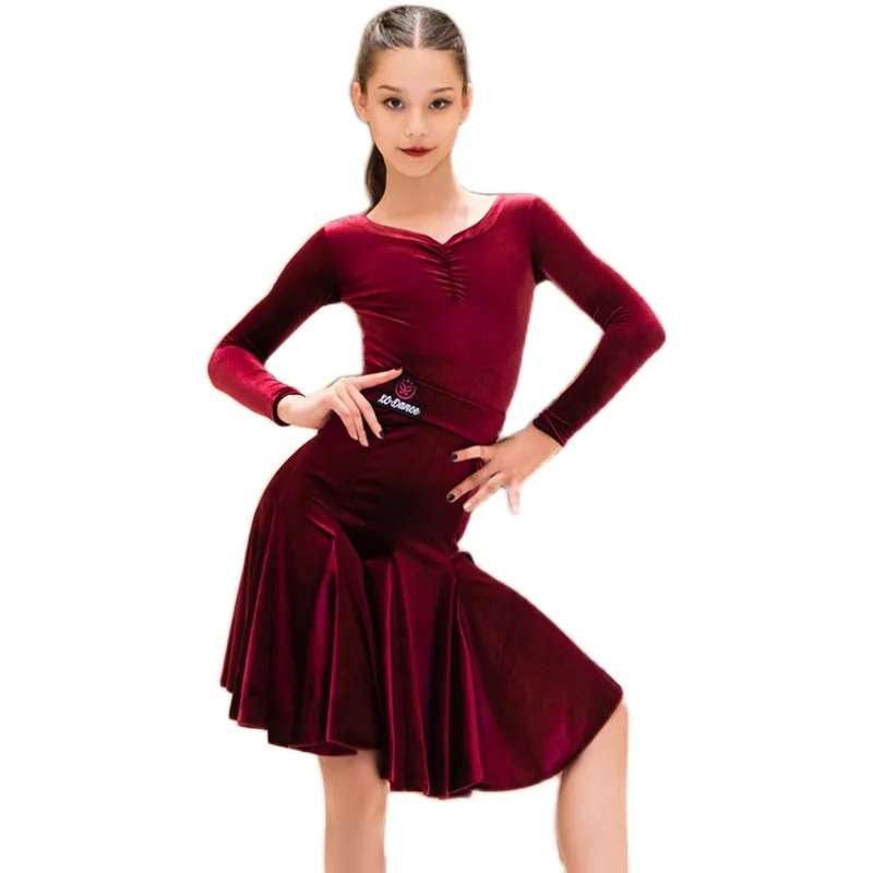 Op maat gemaakte Latin-dansrok voor meisjes, wijnrood fluweel, wedstrijduniform, regulatie-uniform voor de leeftijd van 14 en onder de rechtbank