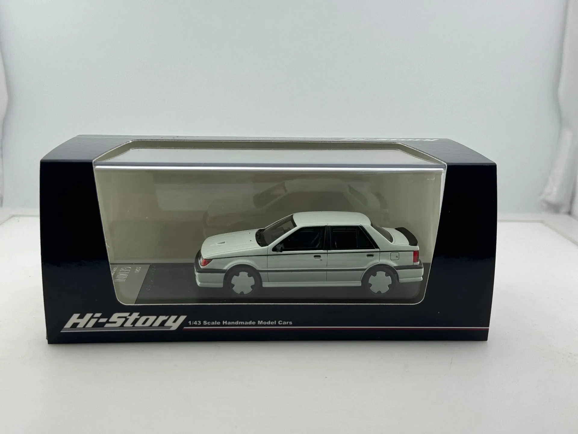 

Paint Surface Defect Overflow Glue Diecast Hi Story 1/43 Scale Isuzu Gemini Resin Car Model Collectible Toy Gift Souvenir