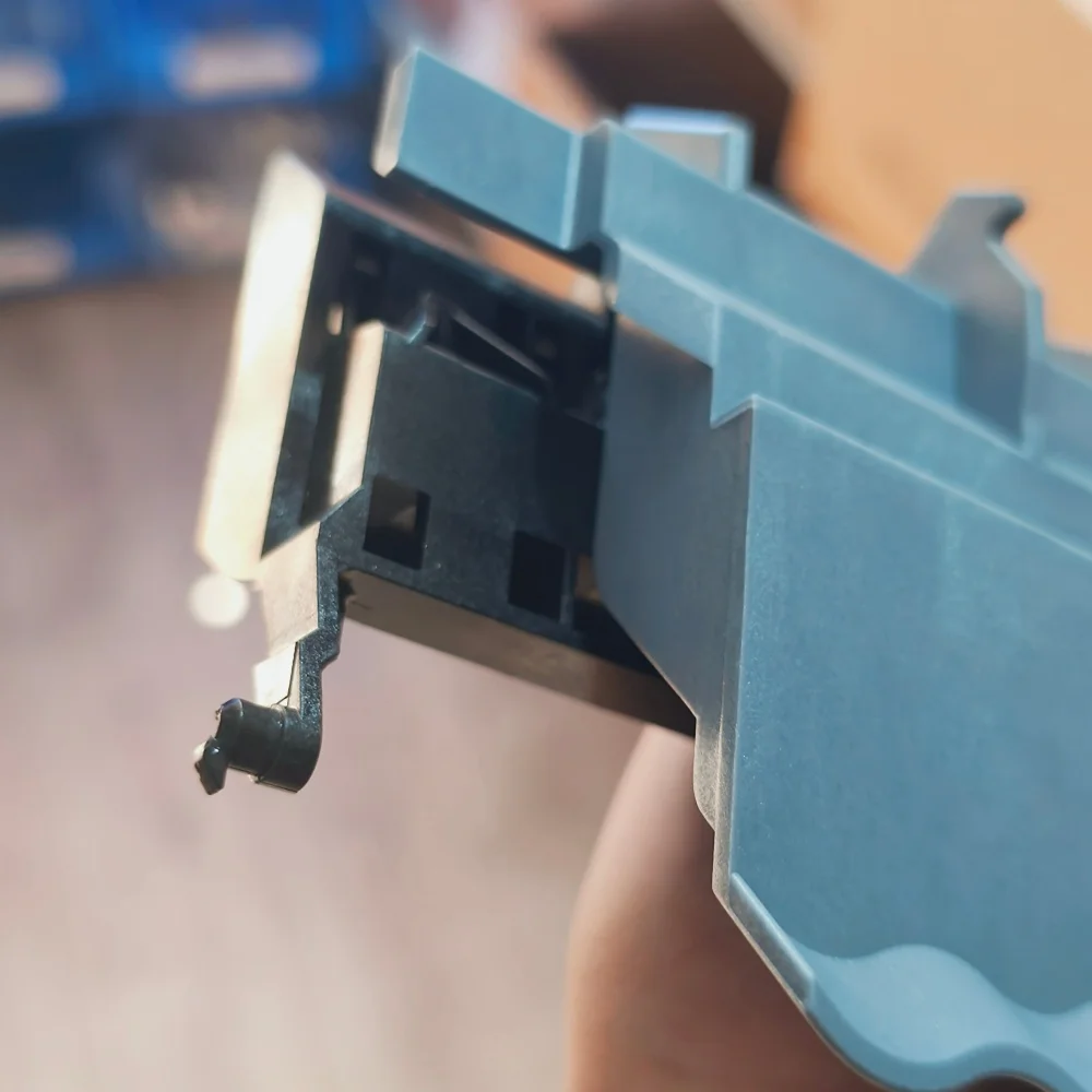 

Крышка каретки в сборе для плоттера HP DesignJet 10 20 30 70 90 100 110 120 130; верхняя крышка печатающей головки