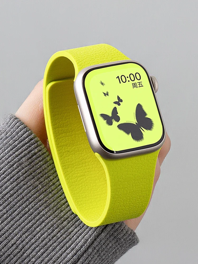 Correa de silicona para Apple Watch 46mm 49mm 42mm 44mm 41mm 41mm 40mm banda magnética para IWatch Ultra 2 Series 10 8 9 7 6 SE 5 4 3