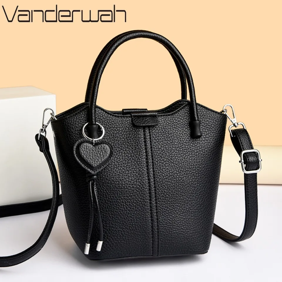 

Women's Top Quality Pu Leather Bucket Bag Heart Charm Crossbody Bag Small Capacity Shoulder Bag for Daily Use Tote Sac 2026 New
