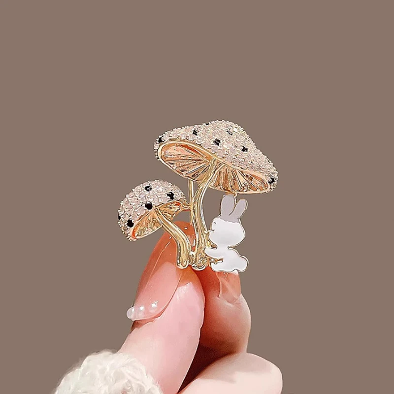 Full Rhinestone Inlaid Mushroom Rabbit Pins Brooch Cute Cartoon Bunny Mushrooms Lapel Pin Corsage Accessory Gift For Friends