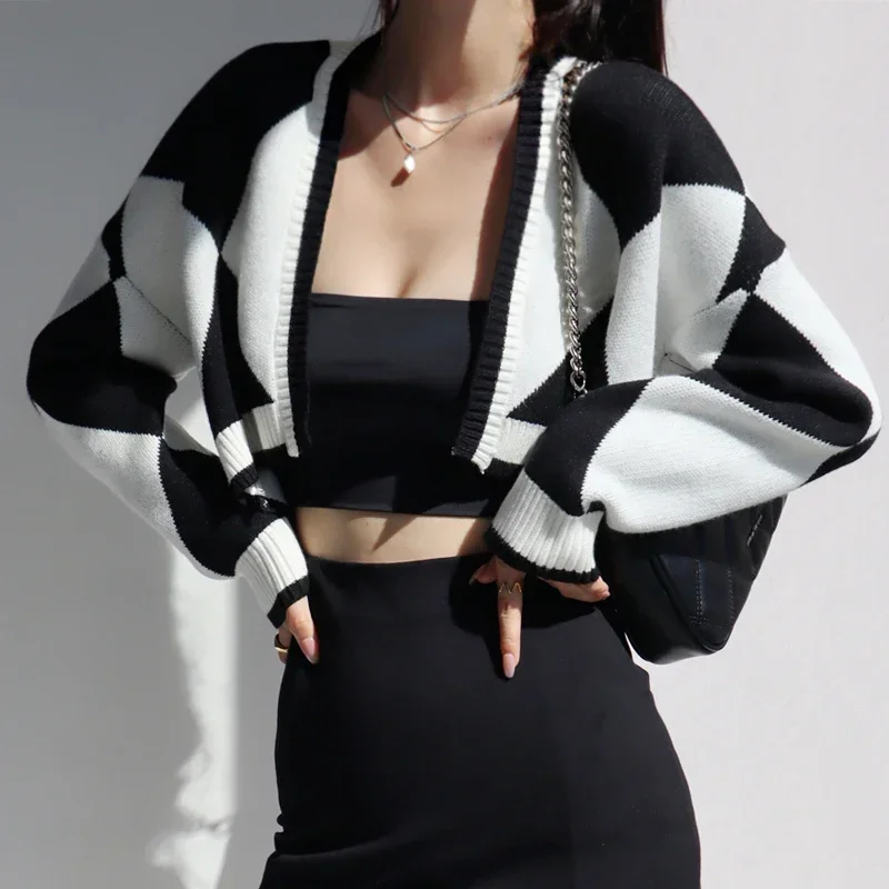 Women Drop Shoulders Open Front Crop Knitted Cardigan In Argyle Pattern