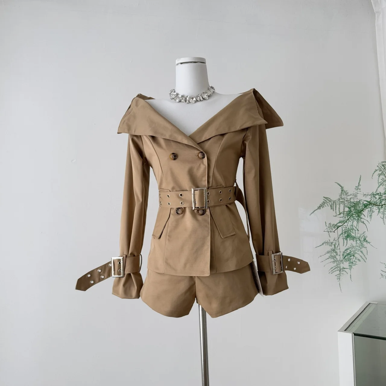 

Women's Elegant Two Pieces Trench Set Lady Irregular Sexy Turn Down Collar Double Breasted Slim Trench Jacket + Shorts