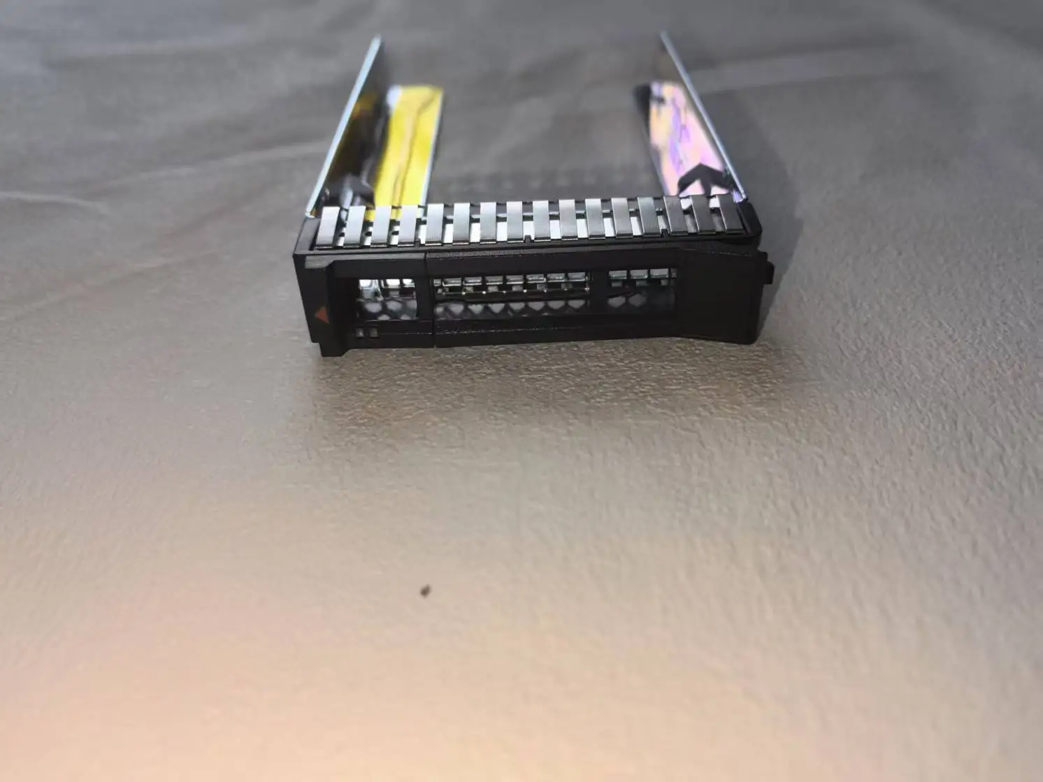 00E7600 Bandeja para disco duro SAS SATA de 2,5 pulgadas