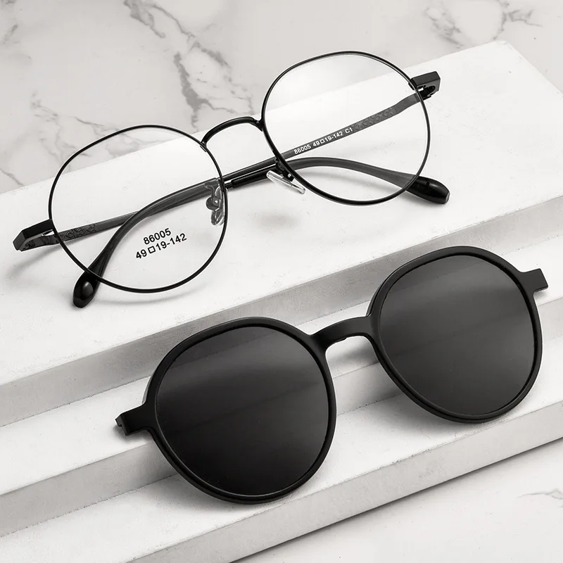 EYORA Retro Round Titan Magnetic Clip Reading Glasses Myopia Eyewear Hyperopia Anti Blue Ray Progressive Photochromic Eyewear