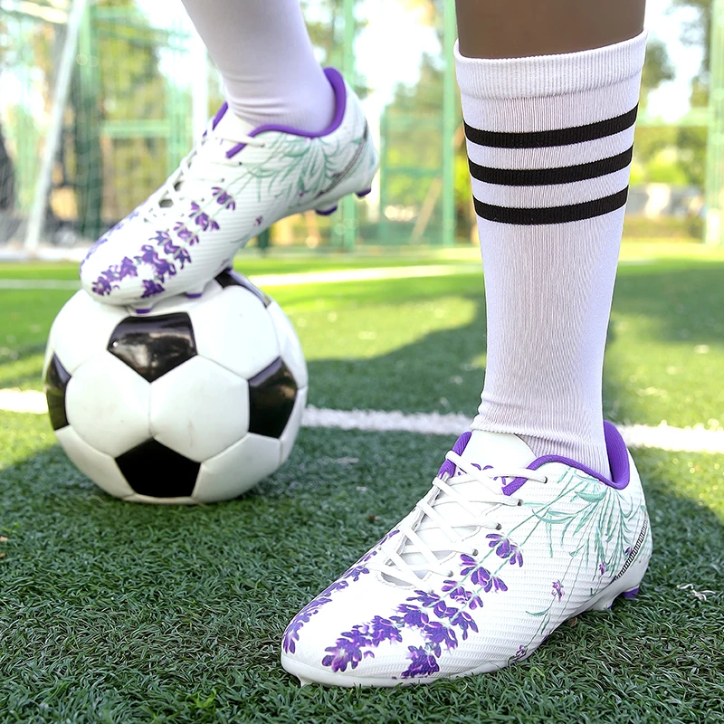 Sapatos de futebol infantil com estampa roxa, tênis unissex para treinamento de grama, chuteiras leves e confortáveis, tênis de futsal