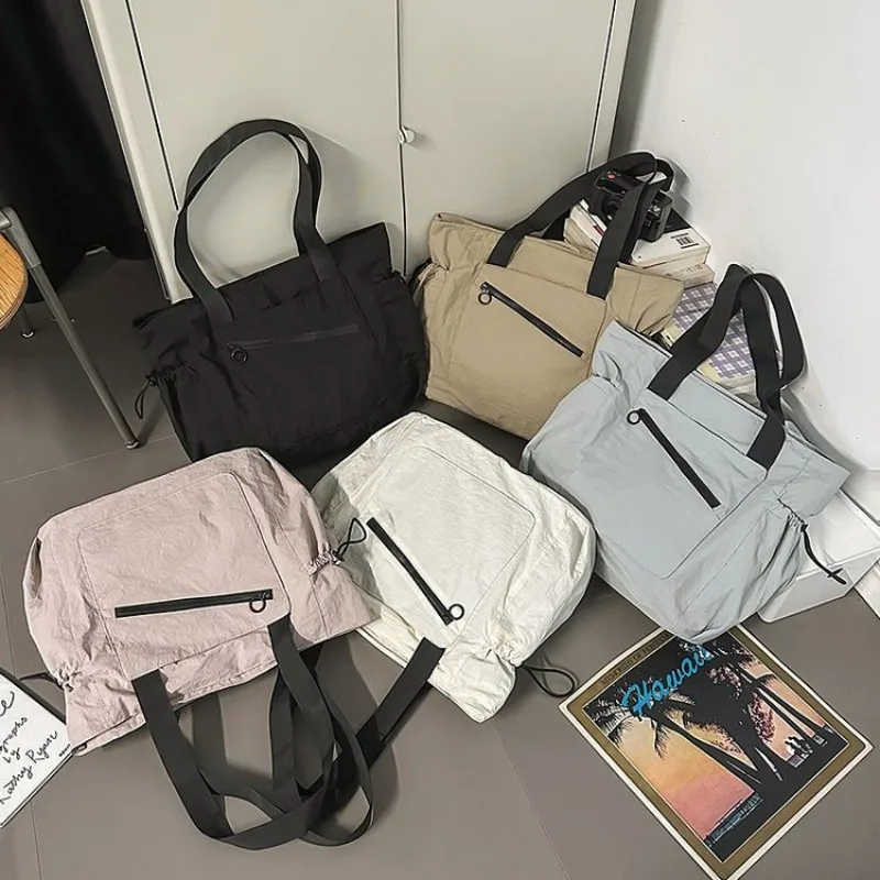 

Известная дизайнерская кожаная сумка через плечо, женская сумка-мессенджер для женщин, вместительная сумка-кроссбоди, классическая элегантная и шикарная.