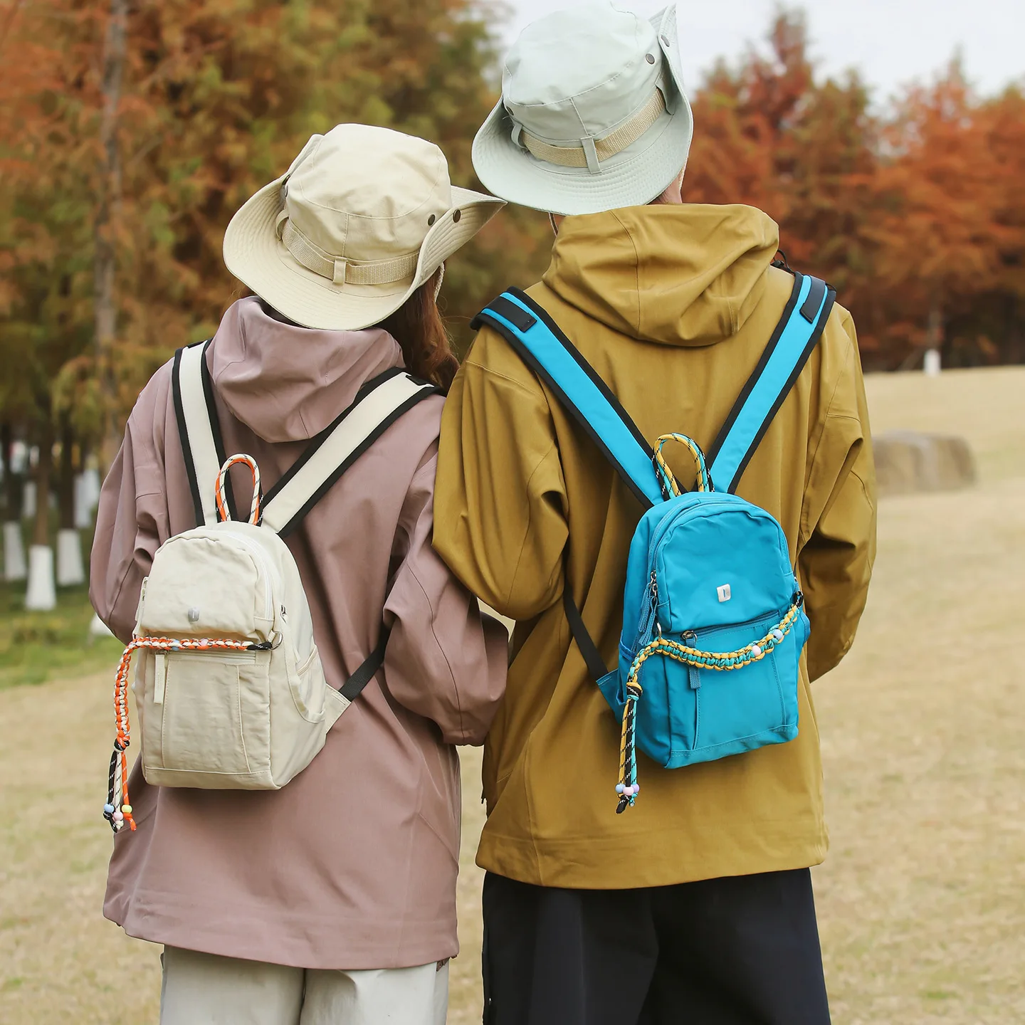 

Nylon lightweight and large-capacity sports hiking backpack, travel and outing student schoolbag, waterproof small bag