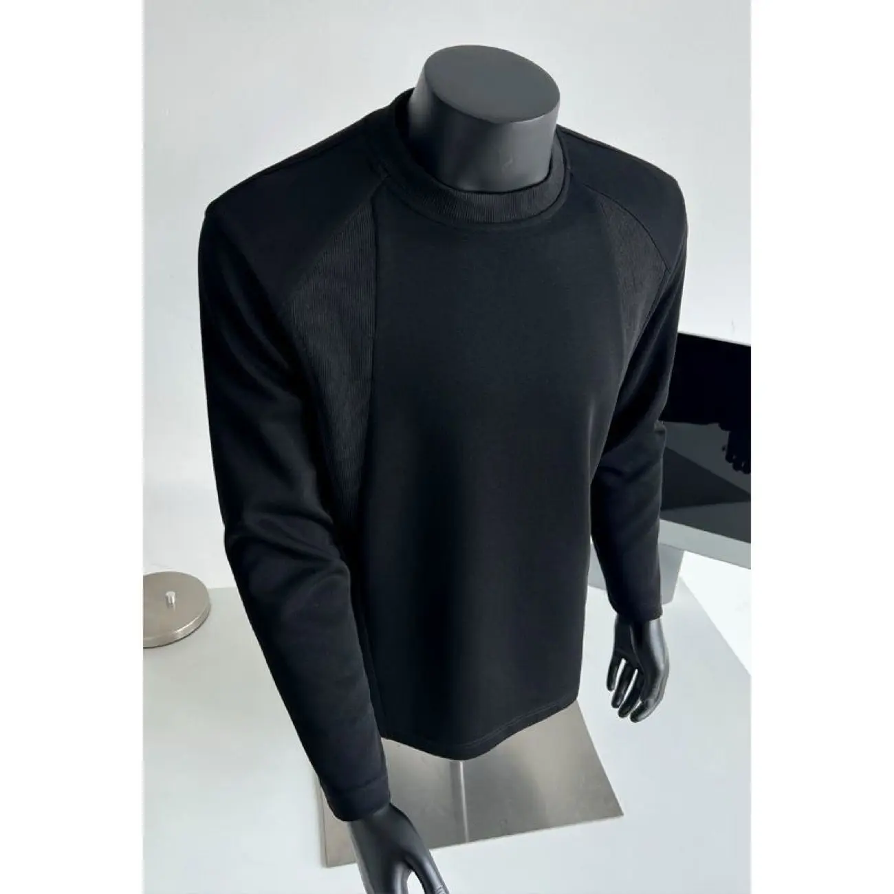 Рисунок 3 - Мужская зимняя хлопковая куртка с меховым воротником