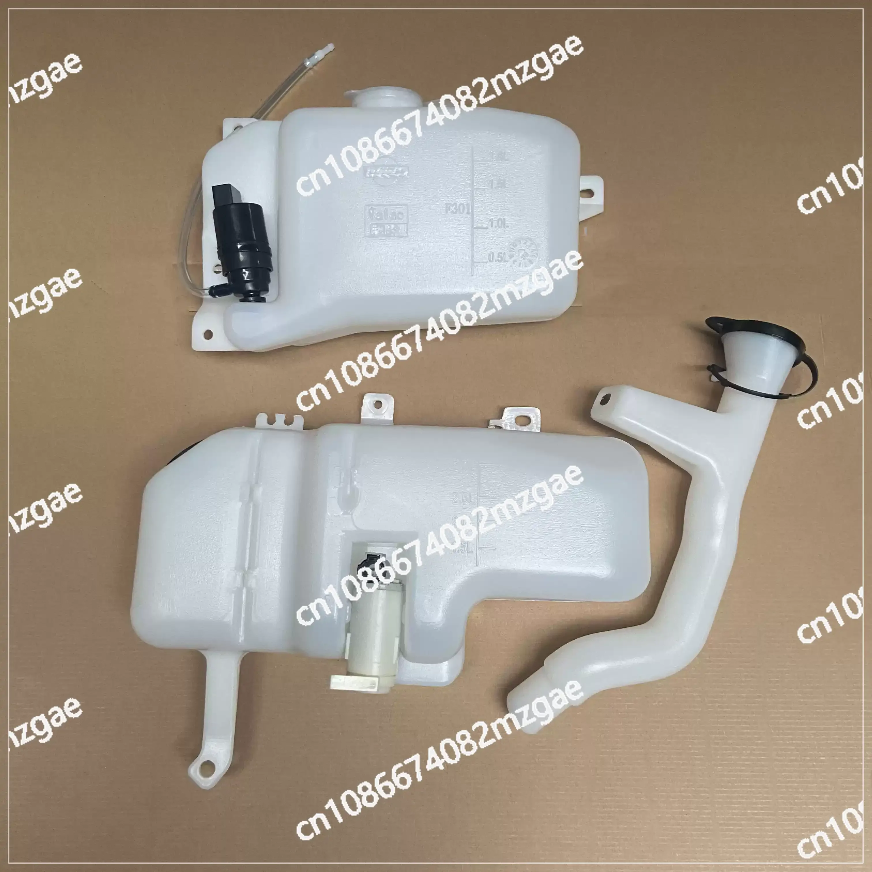 Suitable for D22 Frontier D21 1997-2005 28910-9z400 windshield washer fluid reservoir bottom