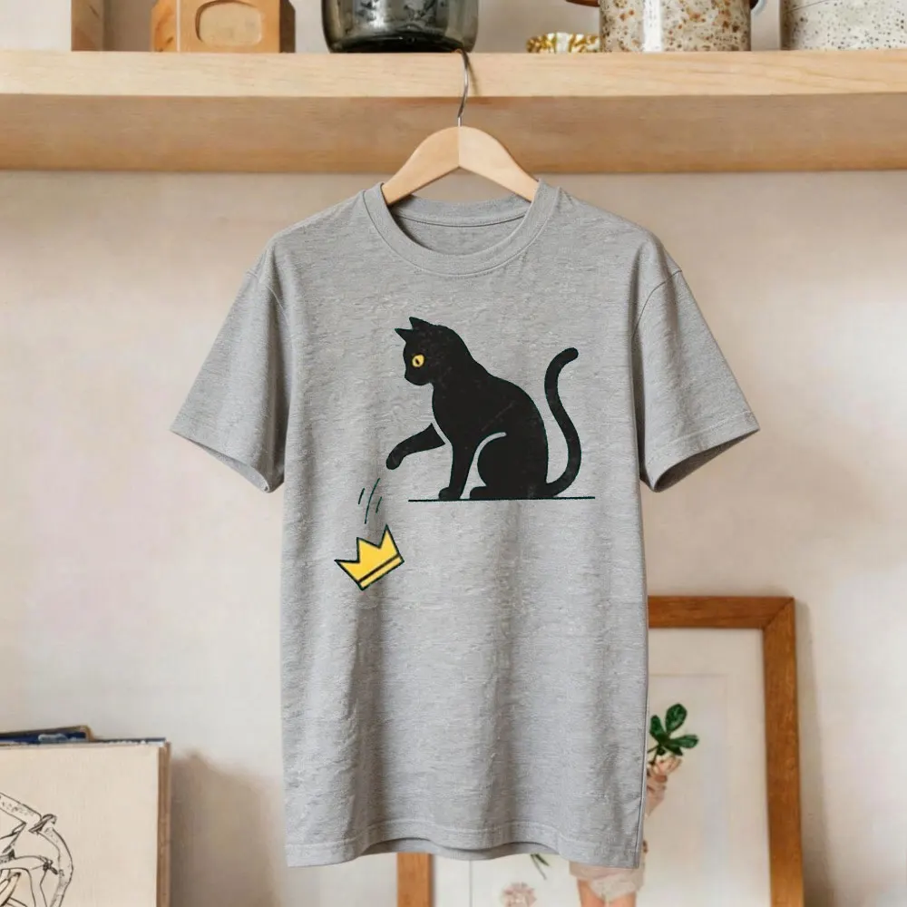 No Kings in USA Shirt Cute Cat T-Shirt Black Cat Kicking Crown Tee Political Statement T-shirt Women Short Sleeve Tops