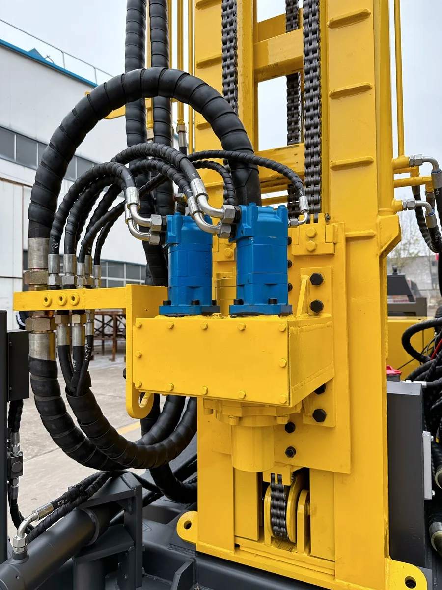 2025200m 250m 300m Ruote Impianto idraulico di perforazione del pozzo d'acqua per la macchina rotativa della roccia del pozzo profondo