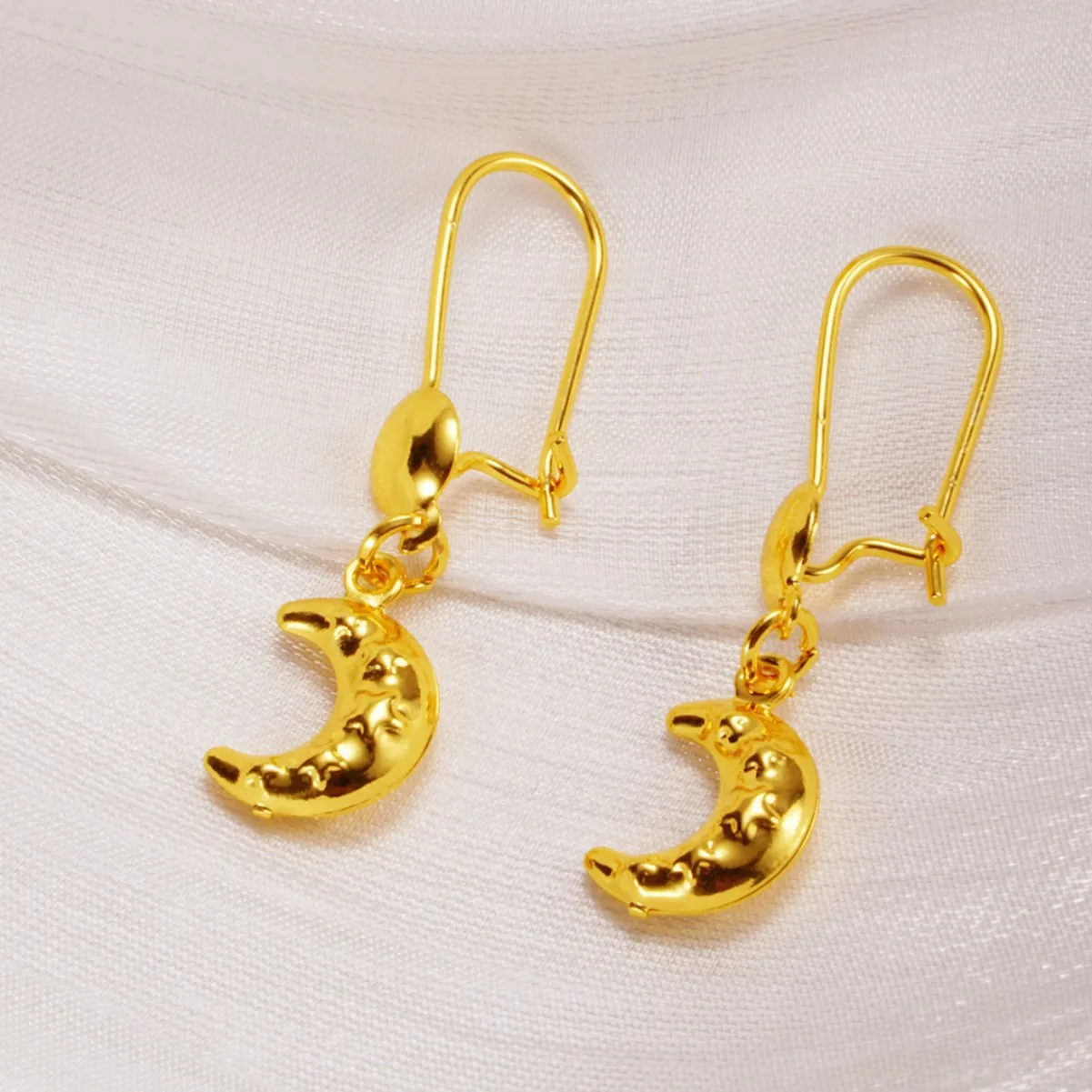 Huixing, cross-border star and moon earrings, women's copper-plated 24K real gold color-preserving crescent earrings, popular fa