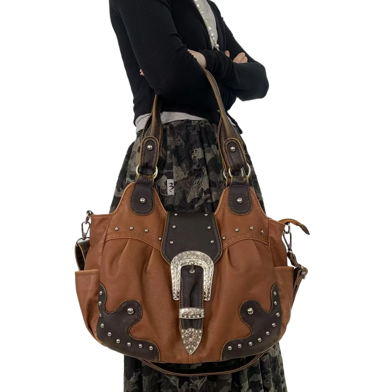 Ladies' fashionable retro Y2K spicy girl handbag, large capacity, multiple pockets, punk crossbody bag