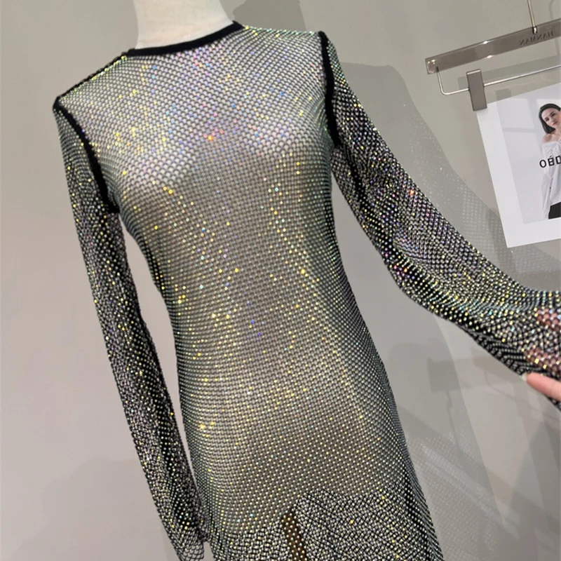 Damen-Abendkleid aus Netzstoff mit Strasssteinen, Rundhalsausschnitt, glitzerndes, durchsichtiges Kleid mit Diamant-Ausschnitten, Party-, Nachtclub-, Festival- und Rave-Kleidung – Detail 8
