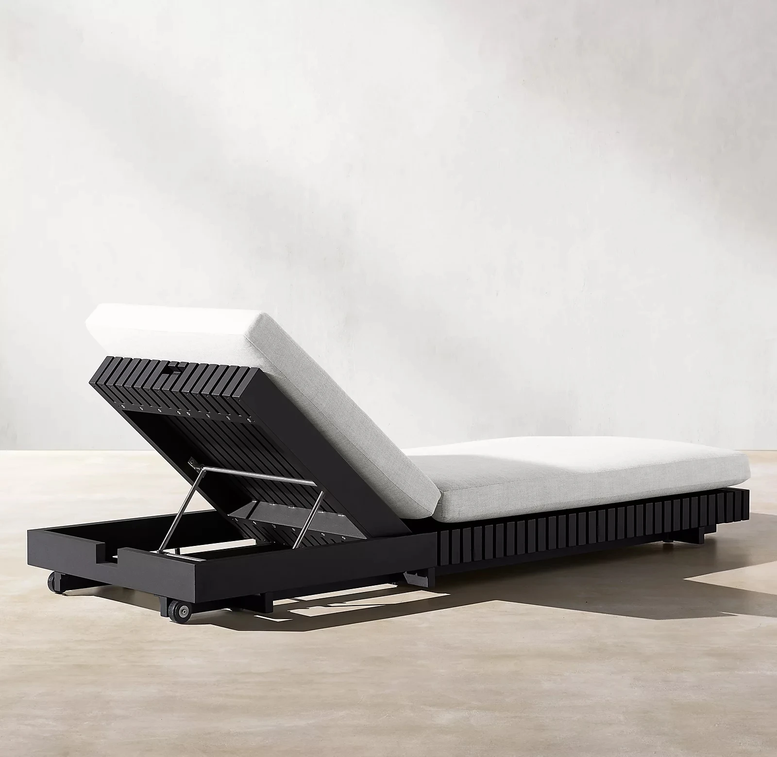 

Factory Hot Selling Outdoor Aluminum Deck Chair Balcony Villa Aluminum Alloy Deck Bed Garden Swimming Pool Beach Metal Sunbed