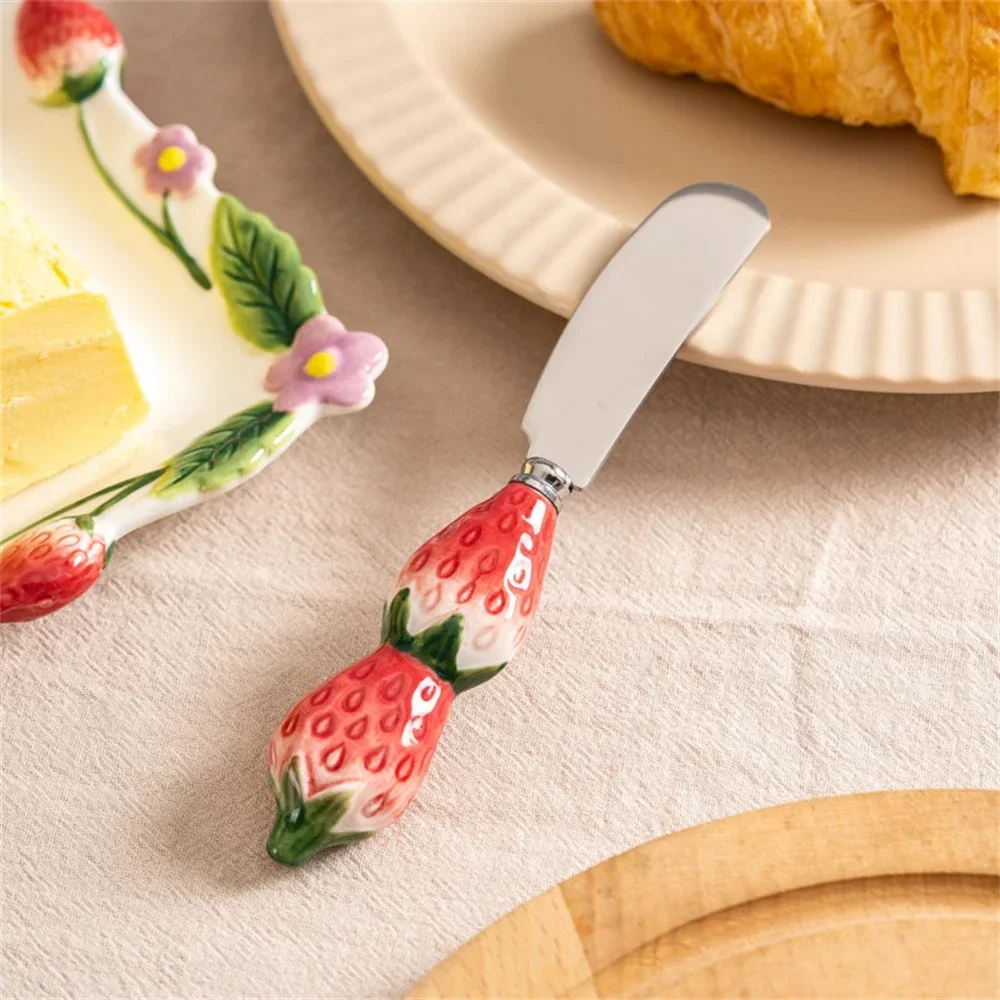 Ceramic Embossed Design Storage Tray Kitchen Supplies Cute Strawberry Butter Cup With Lid Storage Box Baking Decorative Tray