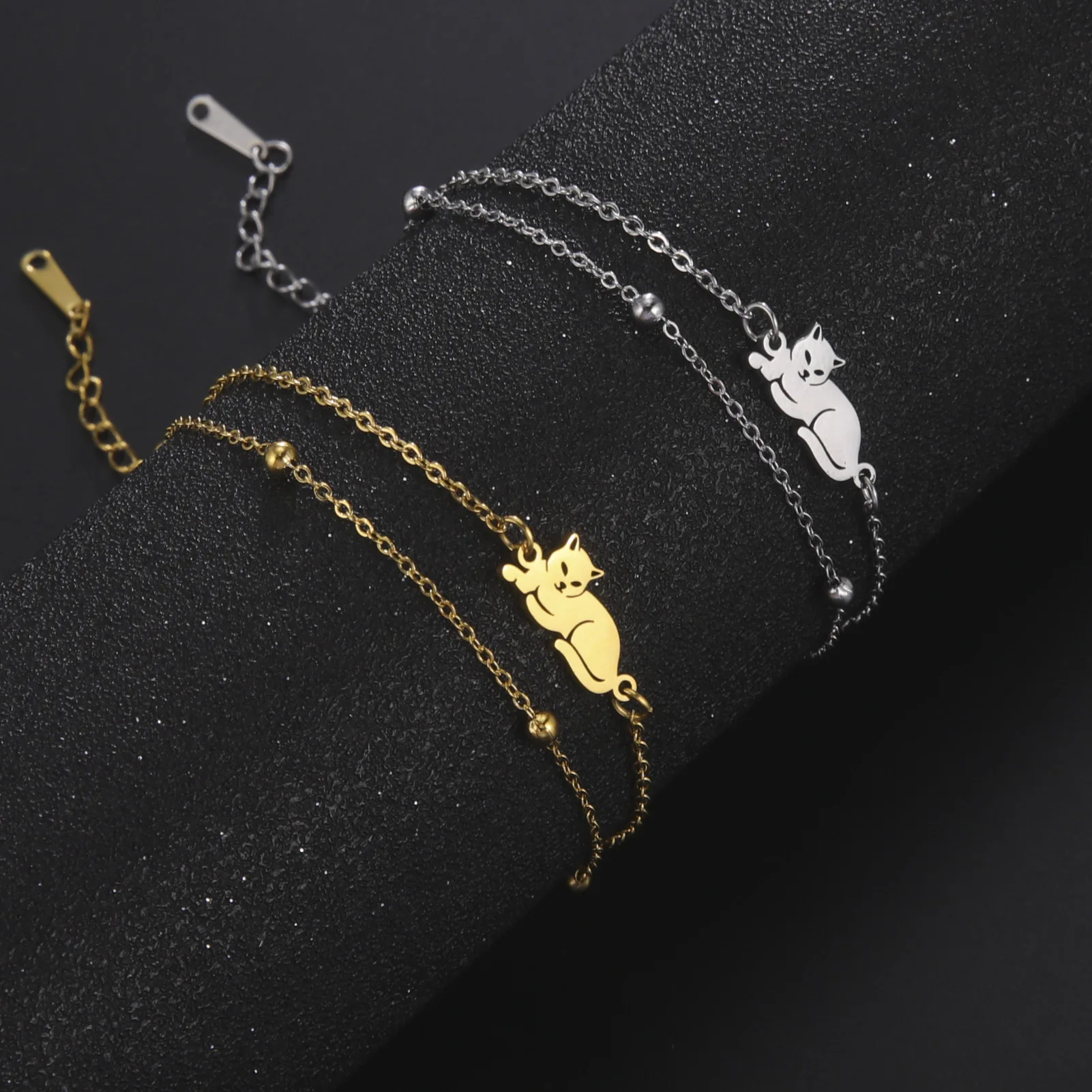 

New Fashion Stainless Steel Bracelet Double Hole Lying Cat Pendant Ladies Cute Cat Double Chain Bracelet Girls Birthday Gift