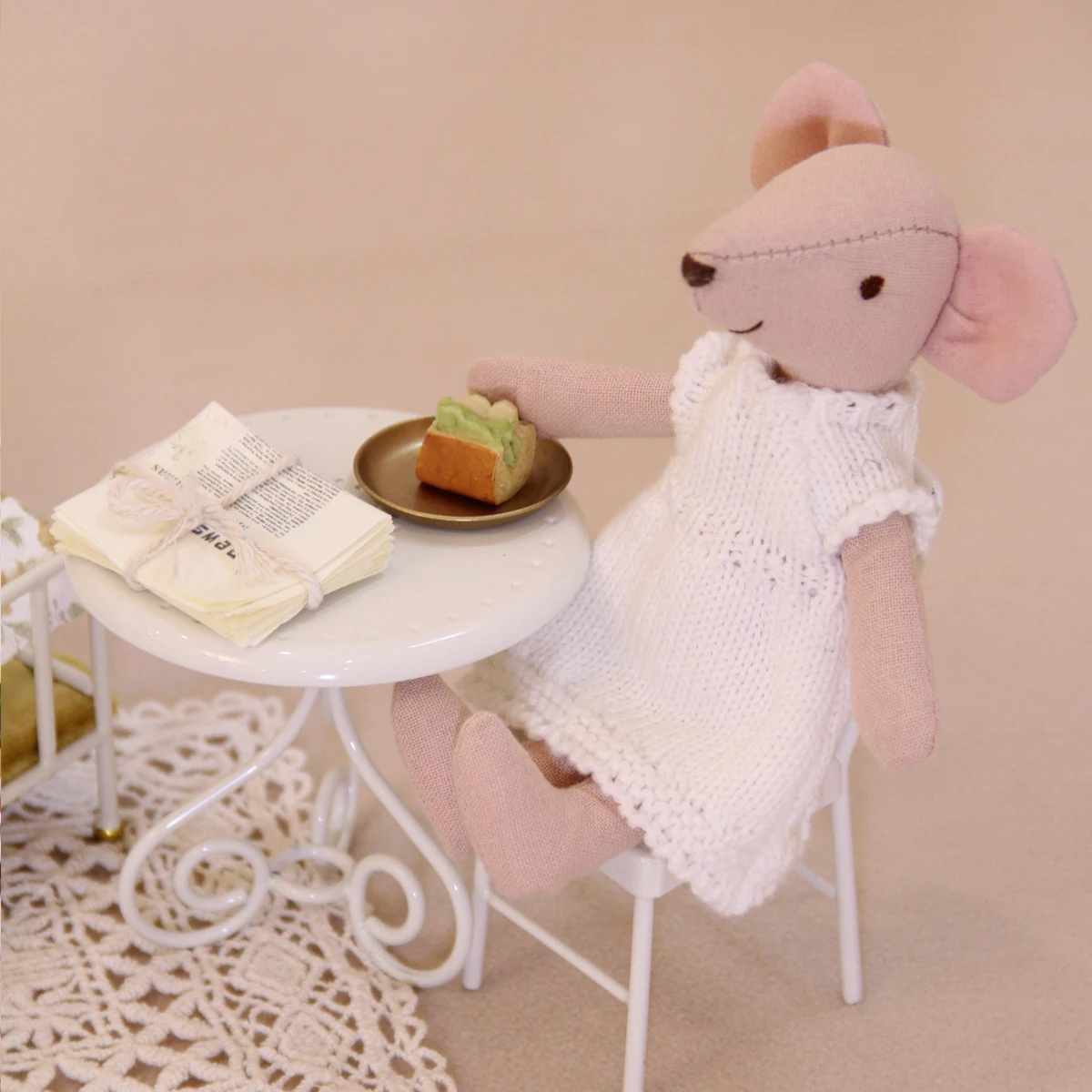 Poupée de jeu de simulation H-13/15Cm avec tenues interchangeables, tenue parent-enfant souris avec robe pull blanche, adaptée à la maison de poupée Bjd Maileg, adaptée au cadeau de fête des enfants, cadeau d'anniversaire