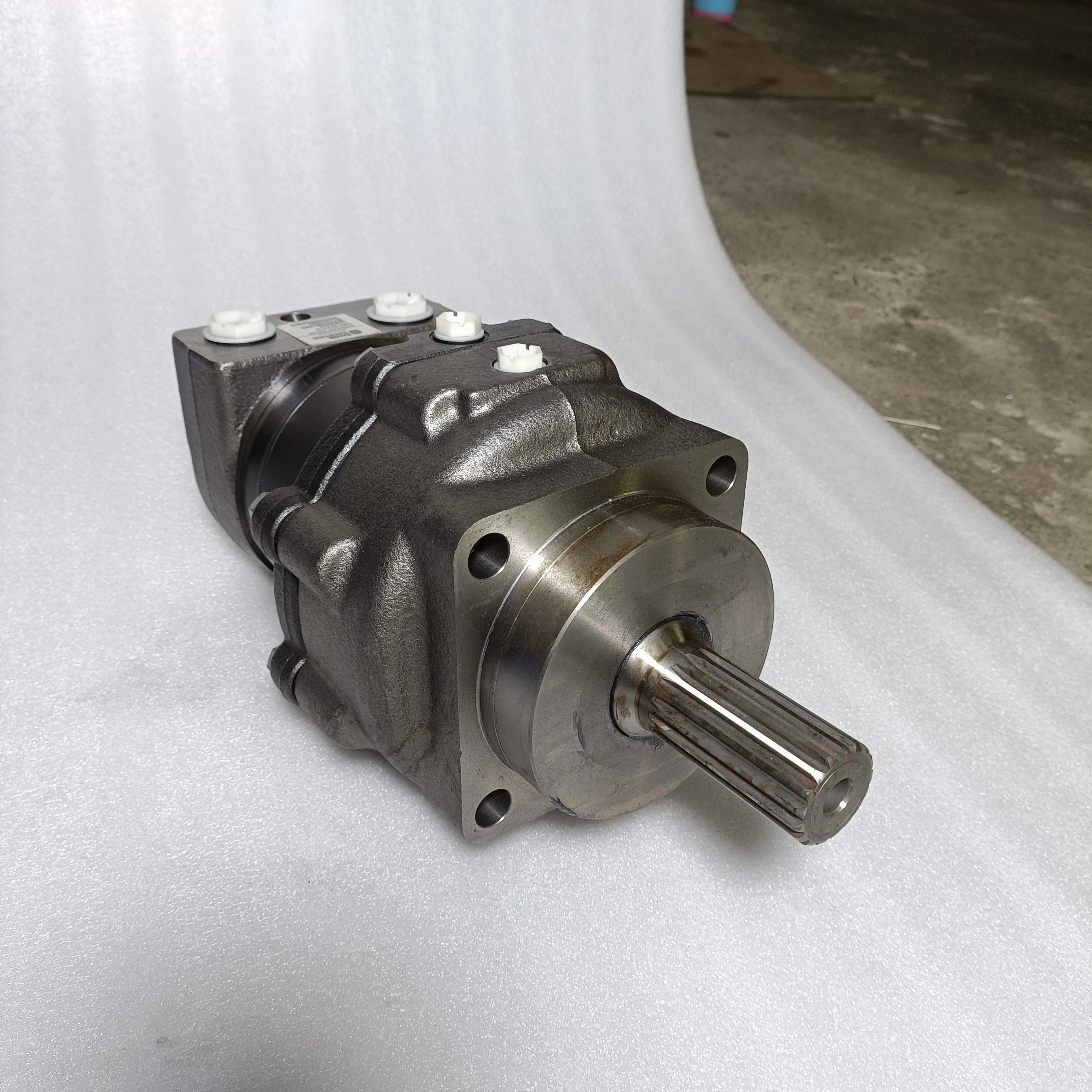 ارتفاع ضغط المحرك الهيدروليكي TMT 250 TMT315 TMT400 TMT470 TMT500 TMT630 محرك المكبس الهيدروليكي TMT470-FLV TMT400 151Z3265