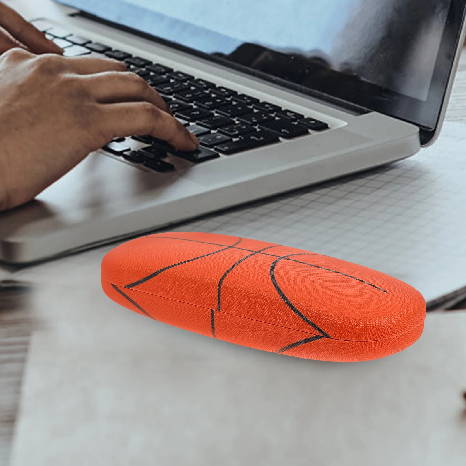 حافظة نظارات كرة السلة ذات هيكل صلب، صندوق نظارات شمسية واقٍ أنيق للأولاد والبنات والطلاب والأطفال، حافظة نظارات القراءة