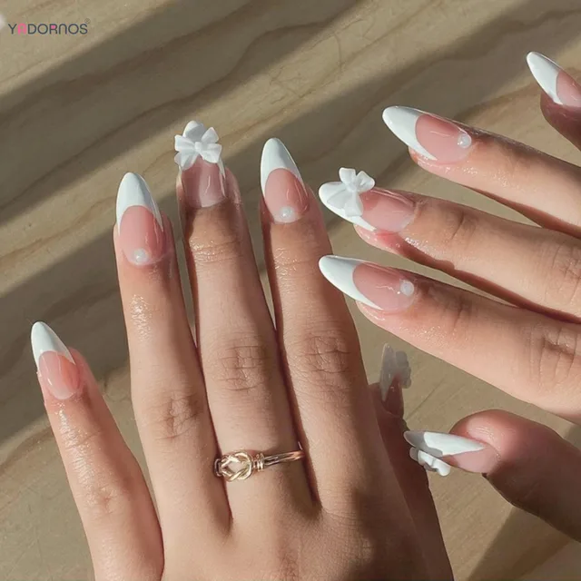 Białe paznokcie w stylu francuskim Delikatny różowy naciśnięcie na paznokcie 3D Bowknot Design Almond Charm Manicure Koreańska moda Fałszywe paznokcie 24 szt.