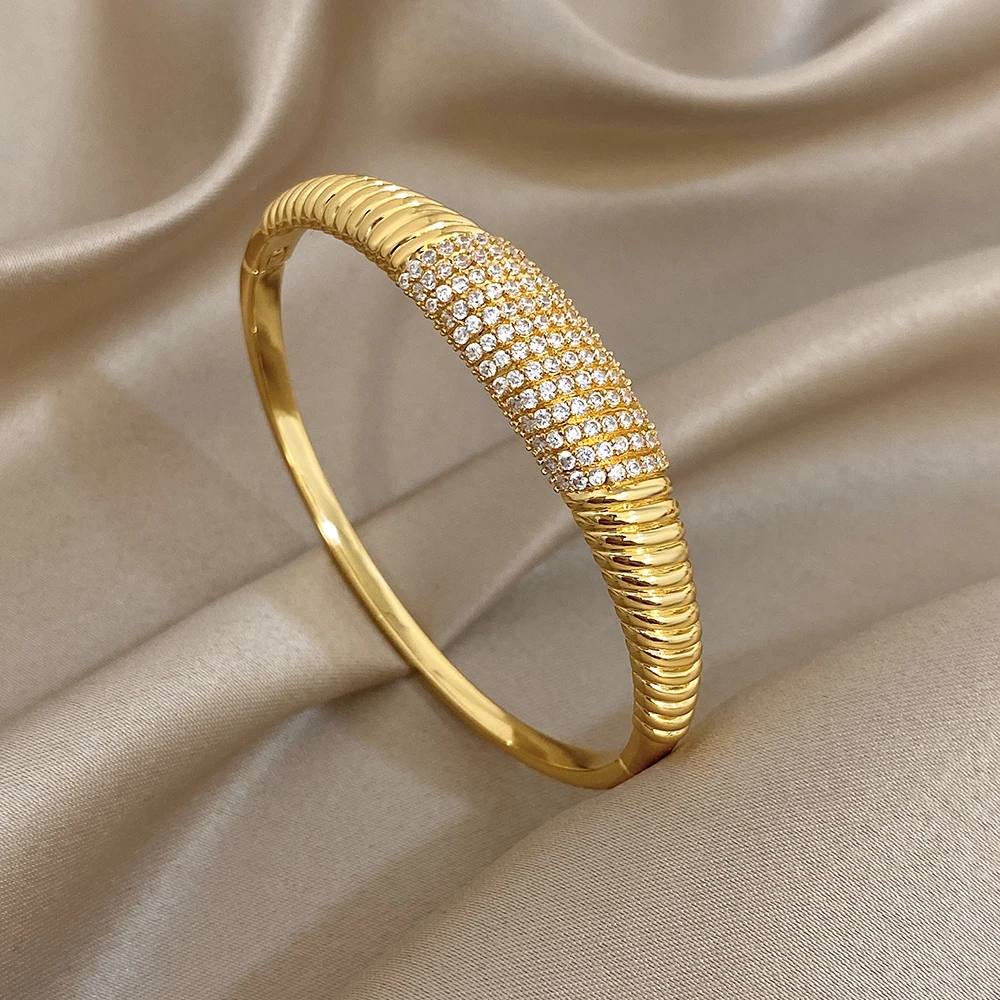 

Luxury Sparkling Rhinestone Geometric Cuff Bracelet for Women Vintage Irregular Gold Color Spring Bangle Party Jewelry Gift