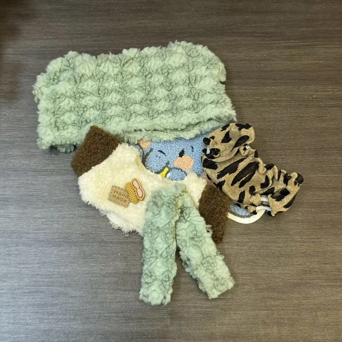 【 Mint Peanut Candy 】 Conjunto de cuatro puntos, traje de muñeca de algodón de 20 cm de forro polar cálido de invierno con gorro y bufanda