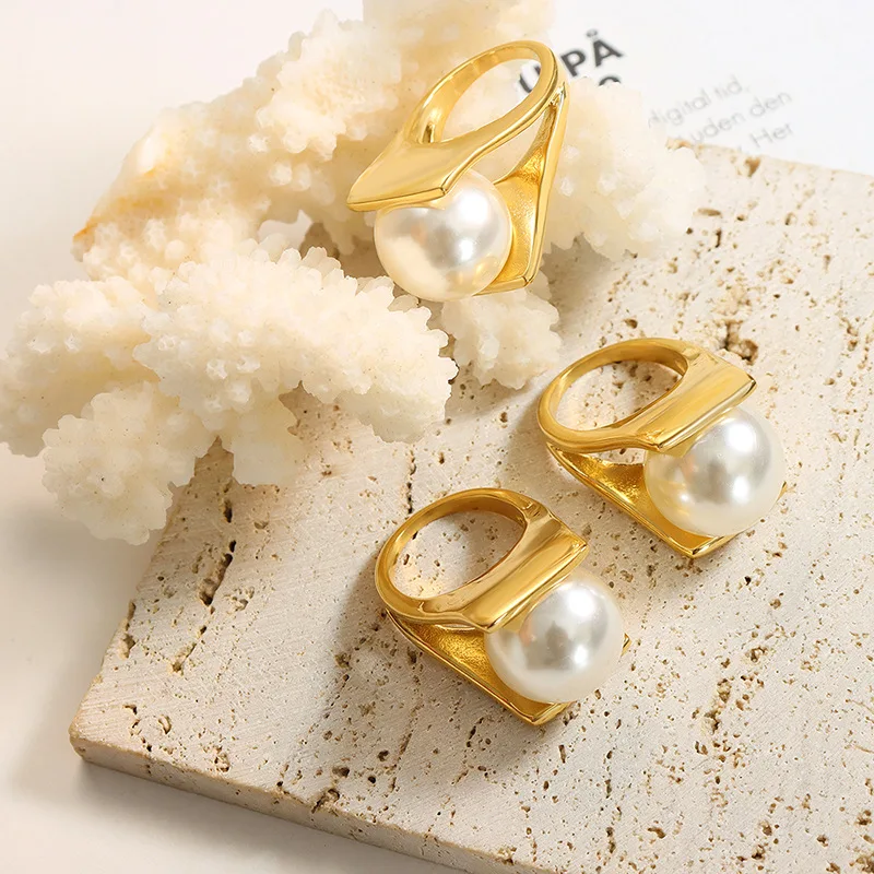 French Light Luxury Exaggerated Clip Simulates Pearl Stainless Steel Ring Does Not Fade 18K Gold Plated Jewelry