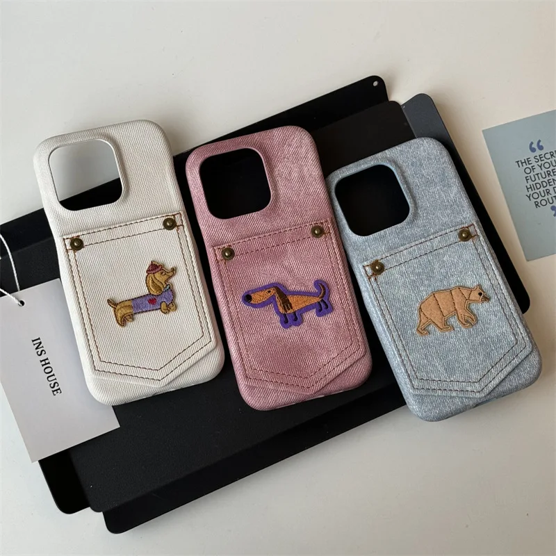 Lovely Cartoon Denim Pocket Embroidered Sausage Dog Phone Case for Iphone 16 15 14 13 12 11 Pro Max Plus Delicate Non-slip Cover