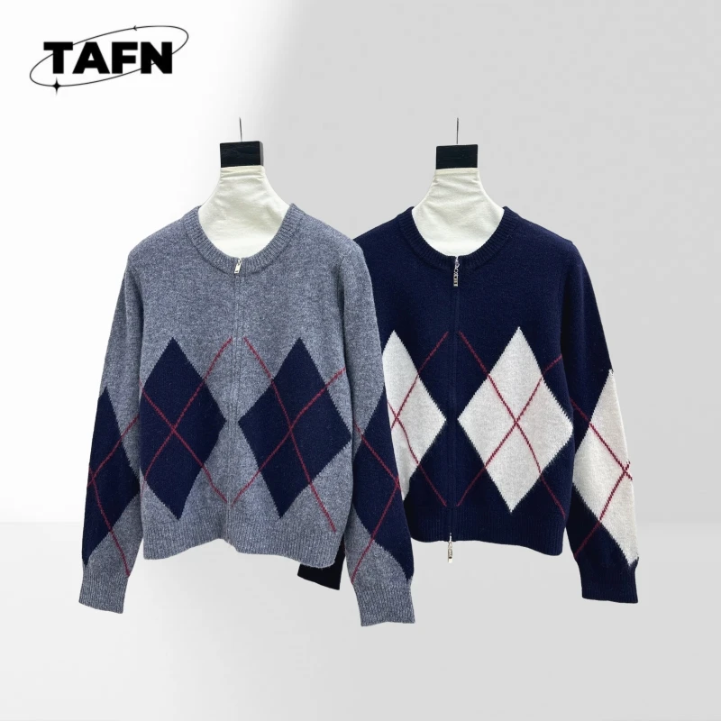 

25 Классический кашемировый кардиган — винтажный вид и уютное тепло для повседневной носки. Классический дизайн для повседневной элегантности AJ2919.