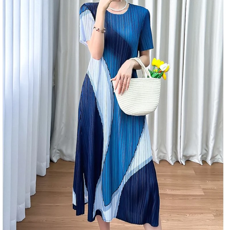 New Summer Color-blocking Temperament Comfortable Dress Loose Design Pleated Long Skirt