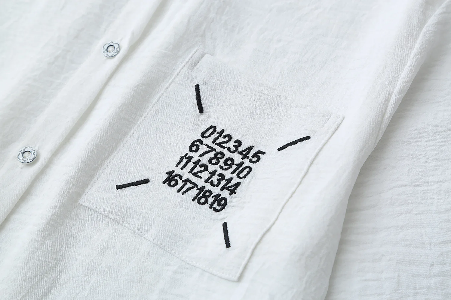 XXXXL Mode Übergröße Damenkleidung Blusen Eisseide Langarm-Hemd 2026 Frühling Besticktes Oberteil 1213