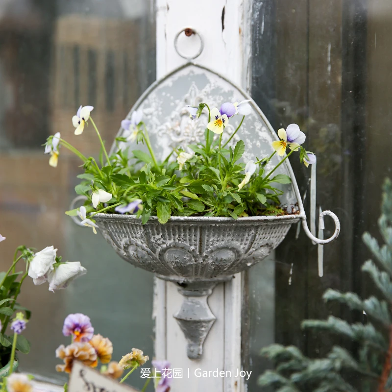 Metal Ironwork Home Furnishings Hat Shape Wall Mounted Flower Basket Garden Ornaments Printed Relief Wall Flower Pot Decorate