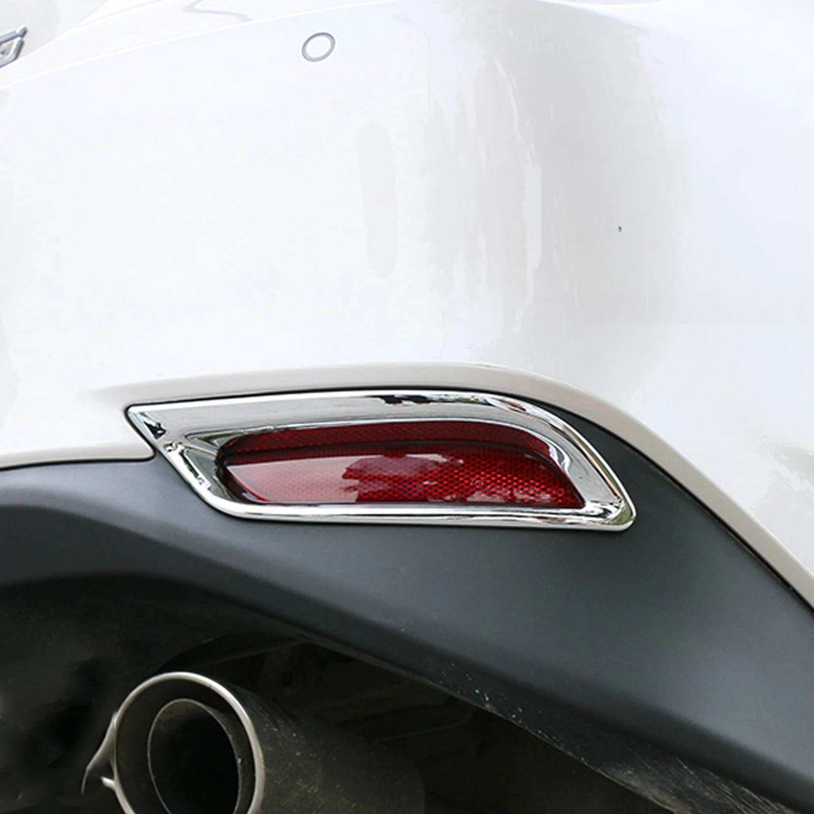 Chrome ABS Rear Bumper Reflector Fog Light Lamp Cover Molding Trims Garnish Frame For Toyota Camry L LE XLE 2018 2019 2020 2021