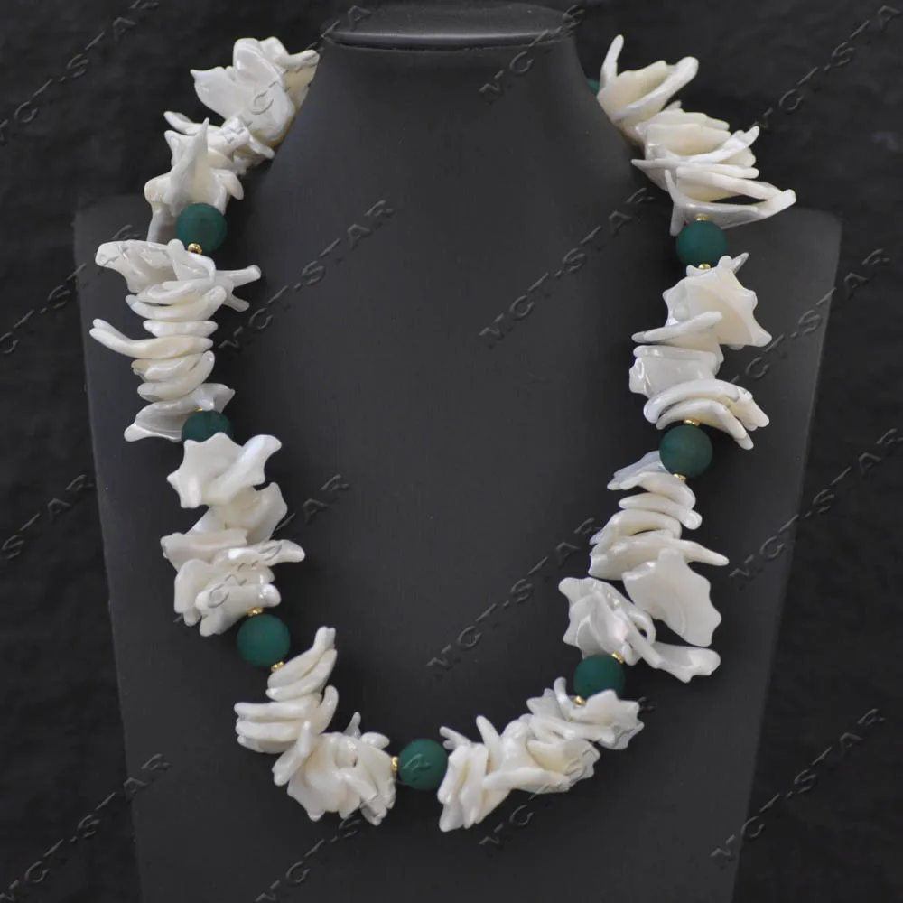 Z14465 20'' Green Frosted surface Round Agate White Shell Petals Necklace