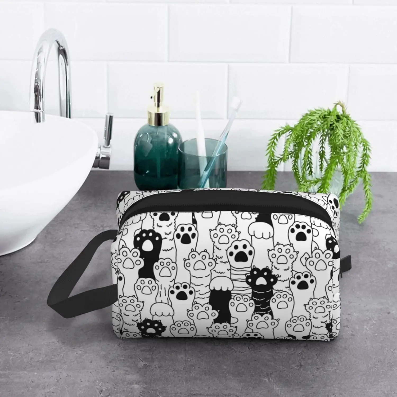 Travel Toiletry Bag Cute Cat Paws Outdoor Makeup Bag Large Capacity with Zipper Multi-Style Portable Travel Print