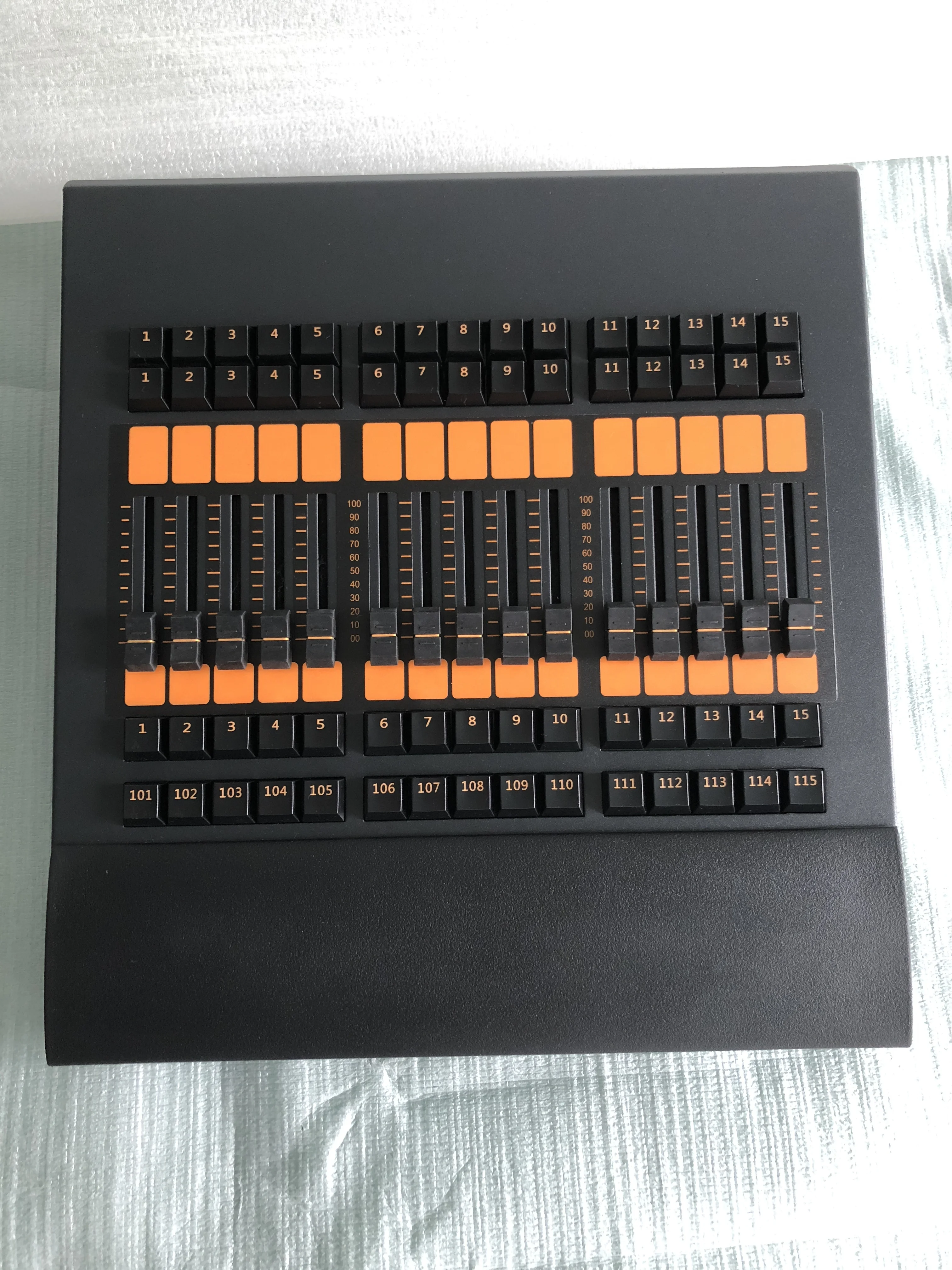 Stage DJ Disco Intelligent DMX Grand Ma2 Console on Pc MA2 Fader Wing with Flight Case